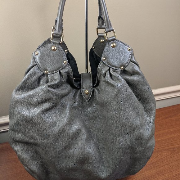 Auth Louis Vuitton taupe Mahina Leather - Picture 2 of 12